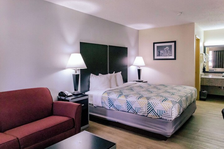 Room 15 of 30