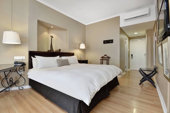 Room 14 of 42
