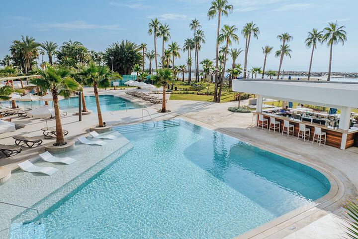 Hotel Pool