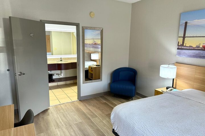 Room 6 of 46