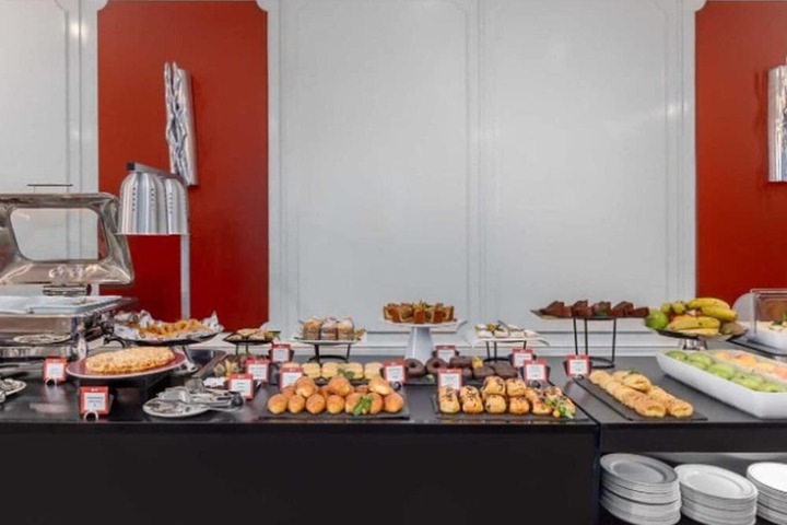 Breakfast/Coffee Service 50 of 65