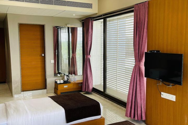 Room 13 of 31
