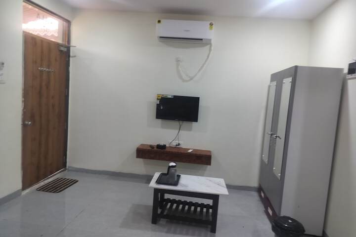 Room 10 of 42