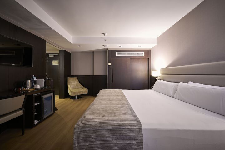 Room 18 of 46