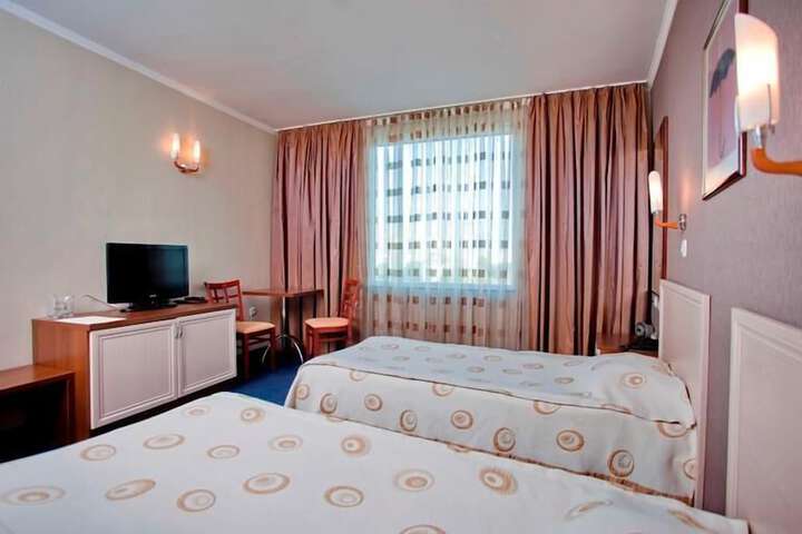 Room 8 of 36