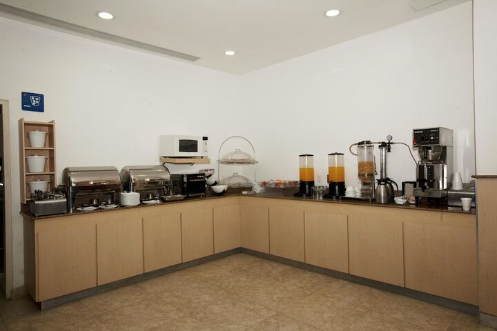 Breakfast/Coffee Service 15 of 32