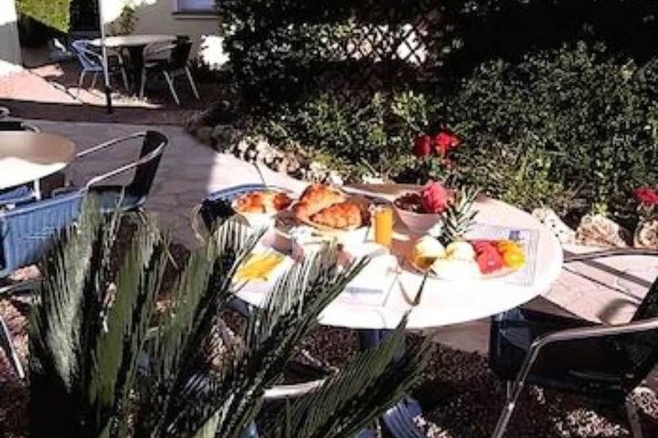 Dining 43 of 54