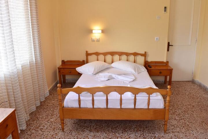 Room 12 of 72