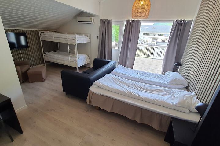 Room 10 of 17