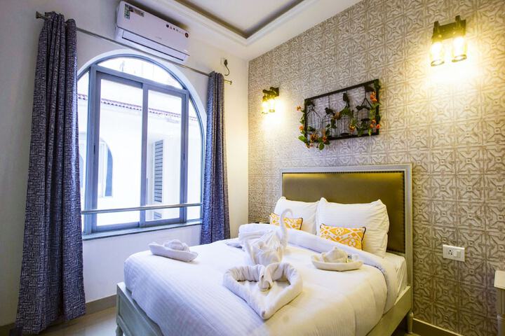 Room 2 of 90