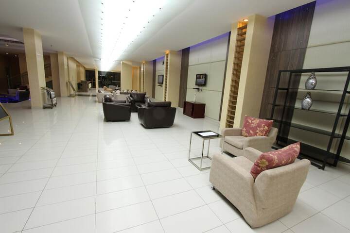Entrance & Lobby