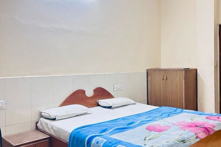 Room 3 of 13