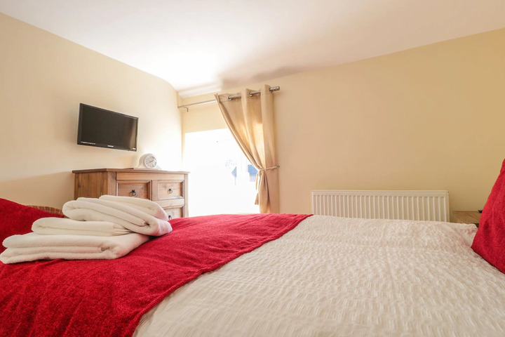 Room 4 of 6