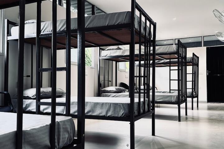 Room 9 of 17