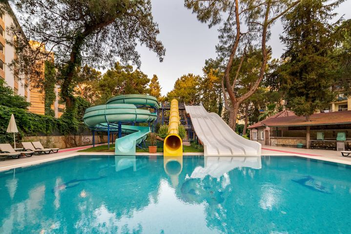 Hotel with Pool