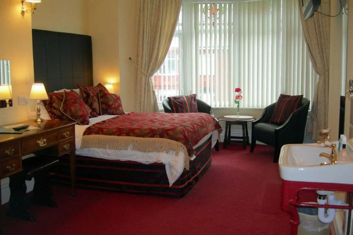 Photo 3