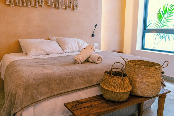 Room 6 of 22