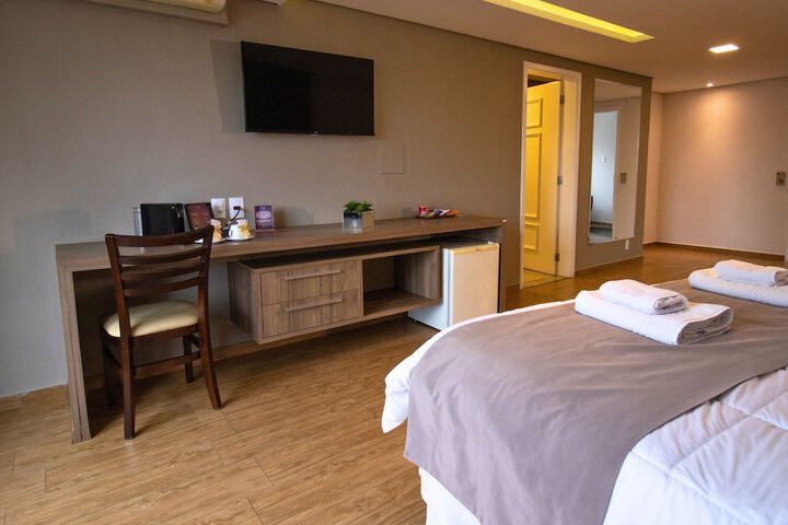 Room 33 of 79