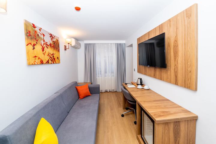 Room 15 of 21