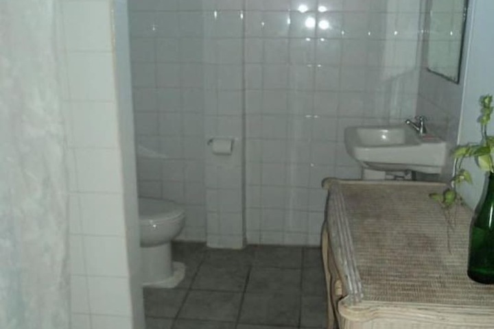 Room 10 of 13