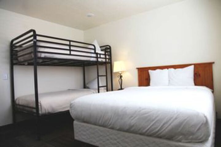 Room 10 of 23