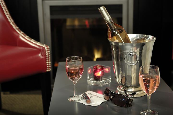 Lounge 57 of 64