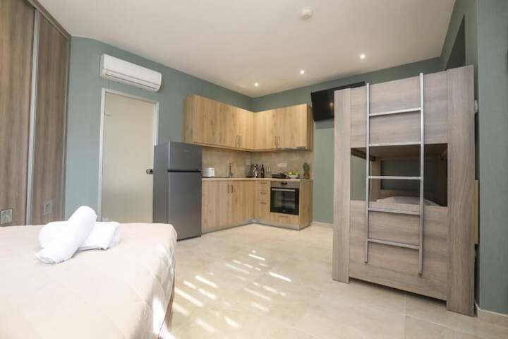 Room 4 of 22