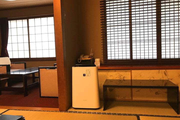 Room 16 of 80