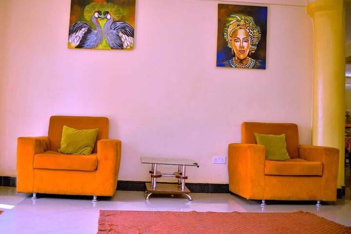Room 4 of 12