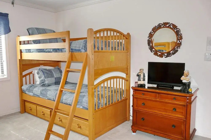 Room 4 of 19