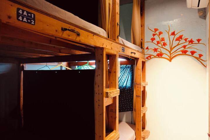Room 17 of 42