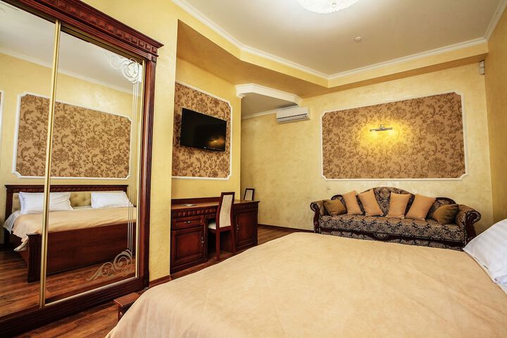 Room 7 of 53