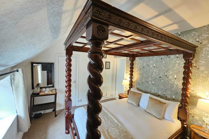 Room 2 of 29