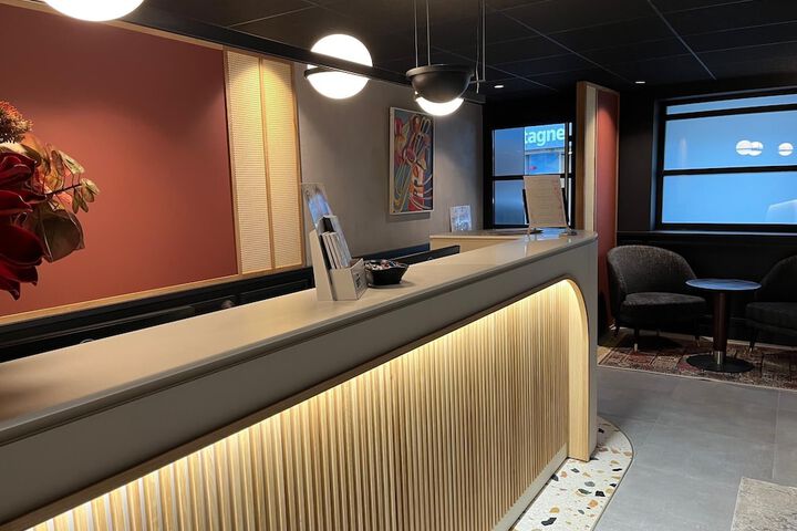 Entrance & Lobby