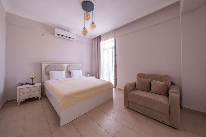 Room 7 of 48