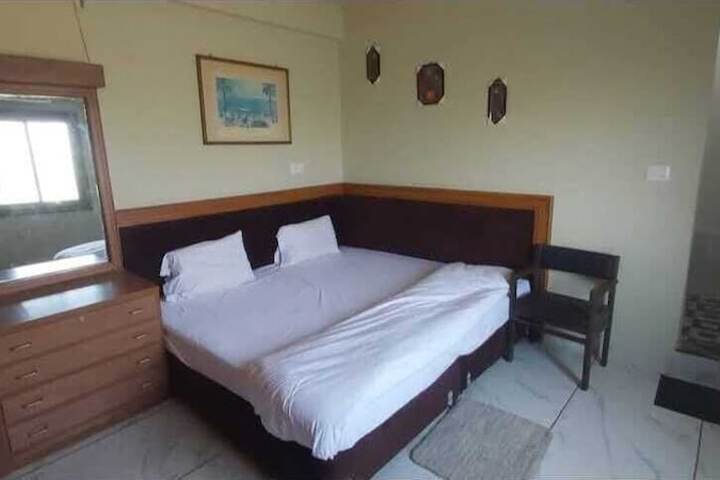 Room 2 of 50