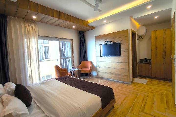 Room 10 of 35