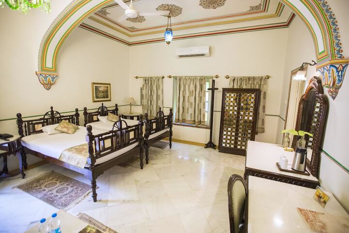 Room 6 of 70