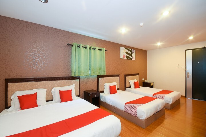 Room 8 of 33