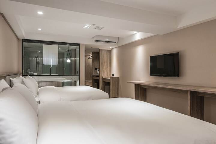 Room 37 of 145
