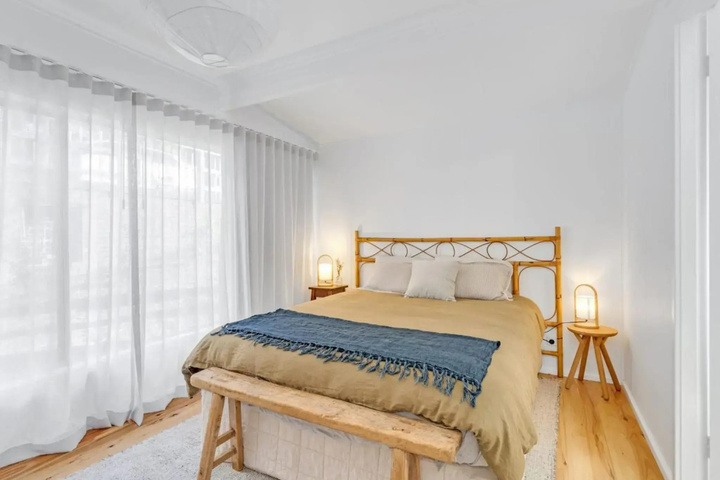 Room 2 of 13