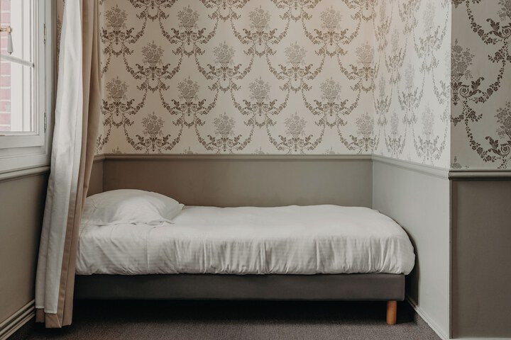 Room 49 of 89