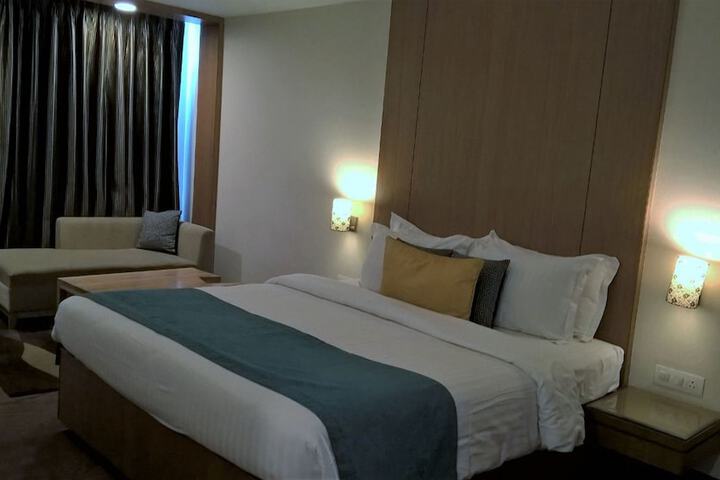 Room 10 of 41