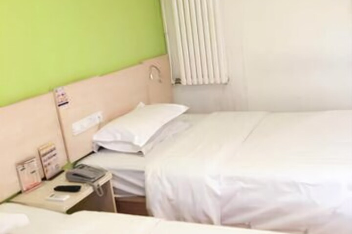 Room 5 of 7
