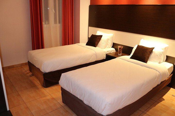 Room 5 of 19