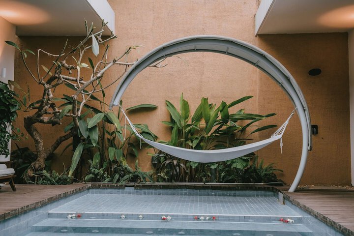 Hotel 85 of 94