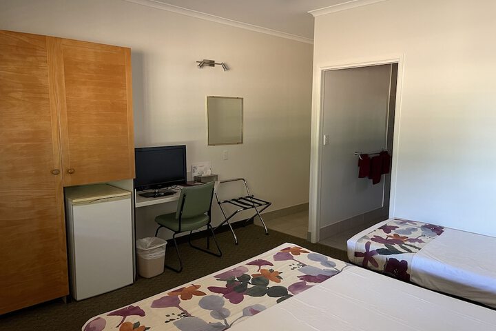 Room 9 of 35