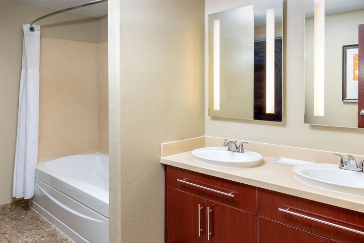 Room 14 of 74