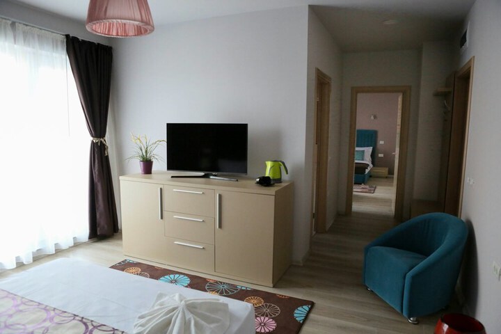 Room 15 of 68