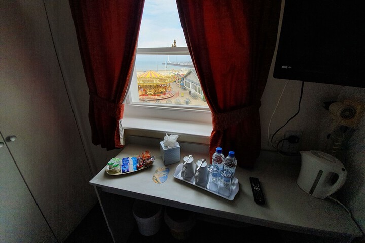 Room 50 of 93